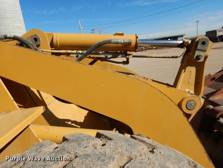 image for item HL9518 1999 Caterpillar 924F  wheel loader