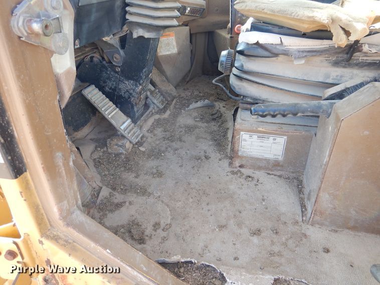 image for item HL9518 1999 Caterpillar 924F  wheel loader