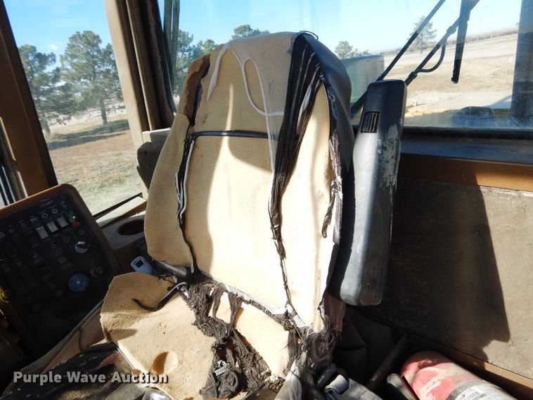 image for item HL9518 1999 Caterpillar 924F  wheel loader