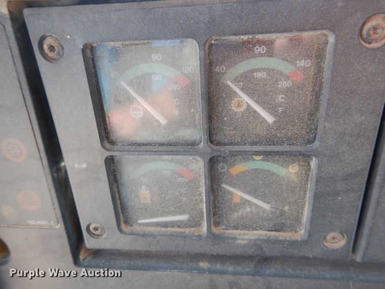 image for item HL9518 1999 Caterpillar 924F  wheel loader