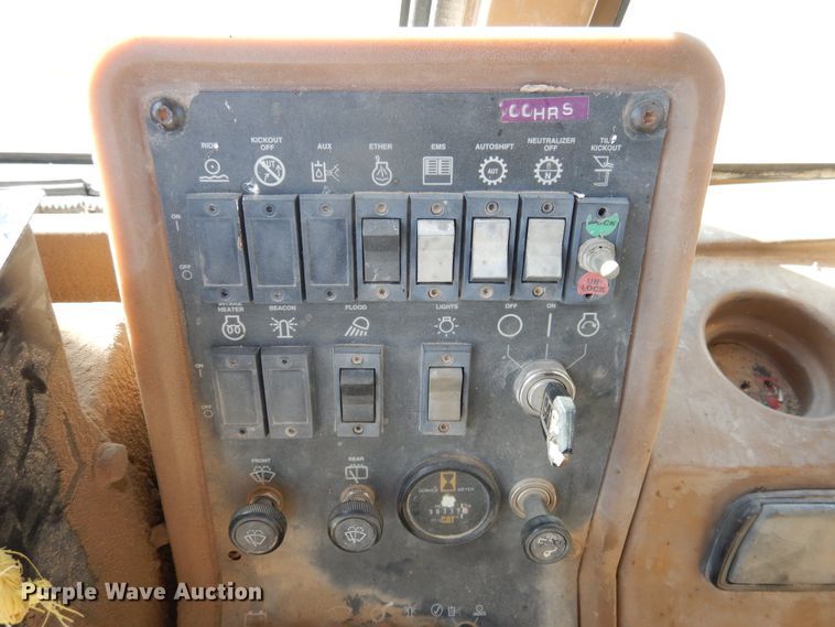 image for item HL9518 1999 Caterpillar 924F  wheel loader