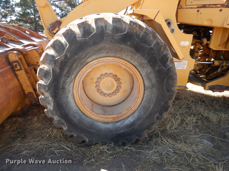 image for item HL9518 1999 Caterpillar 924F  wheel loader