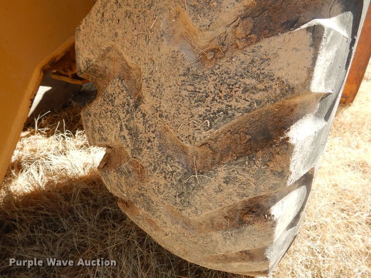 image for item HL9518 1999 Caterpillar 924F  wheel loader