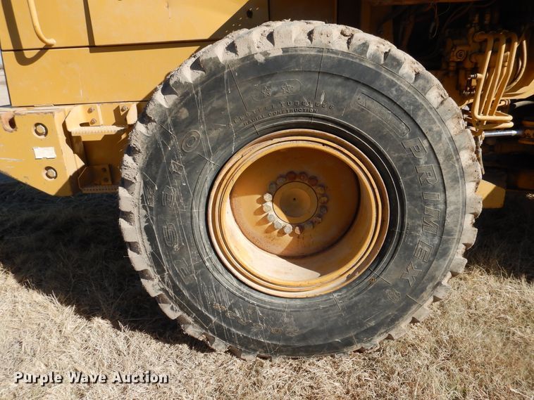 image for item HL9518 1999 Caterpillar 924F  wheel loader