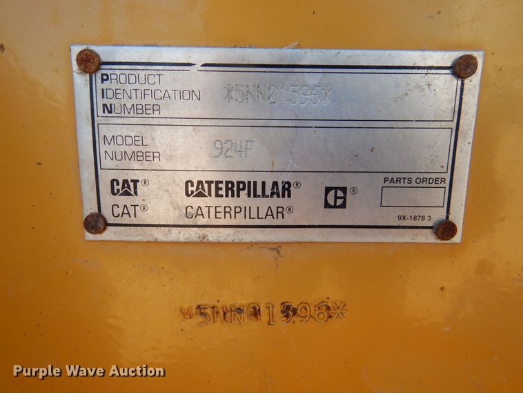 image for item HL9518 1999 Caterpillar 924F  wheel loader