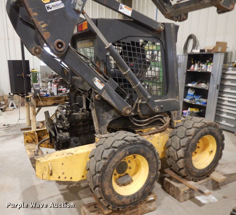 image for item HN9425 2006 New Holland L170  skid steer loader