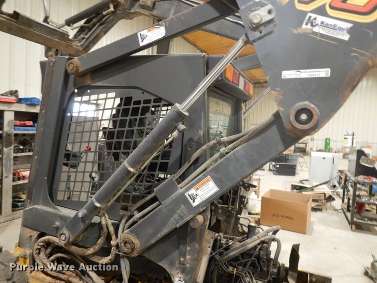 image for item HN9425 2006 New Holland L170  skid steer loader