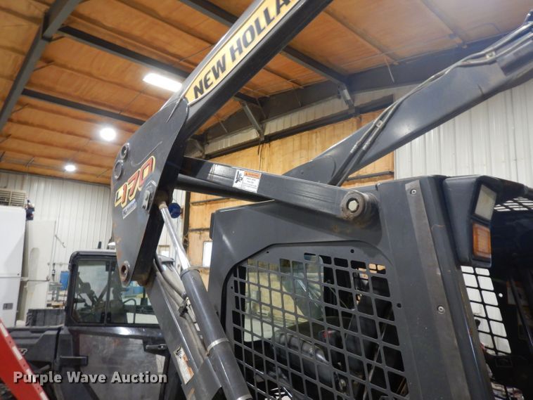 image for item HN9425 2006 New Holland L170  skid steer loader