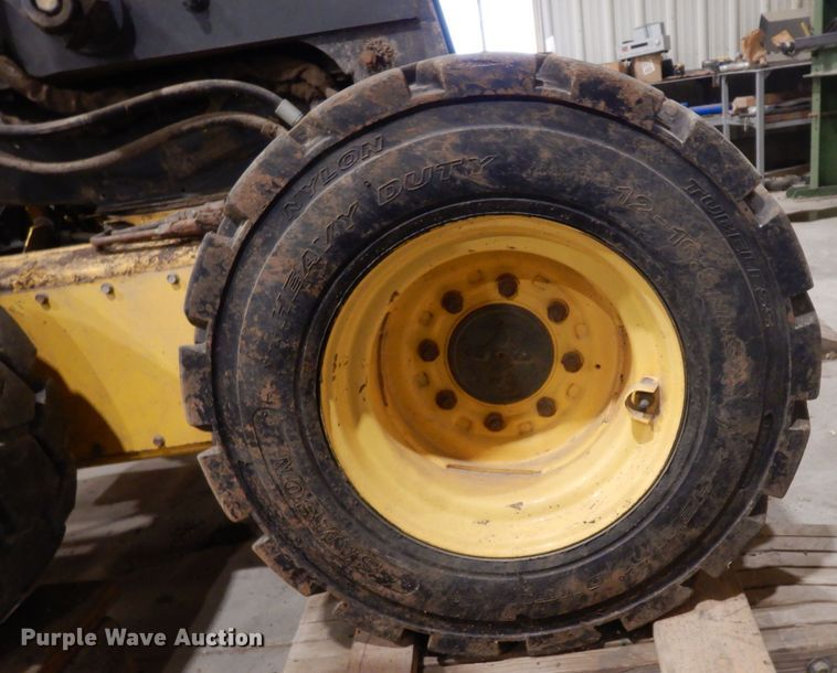 image for item HN9425 2006 New Holland L170  skid steer loader