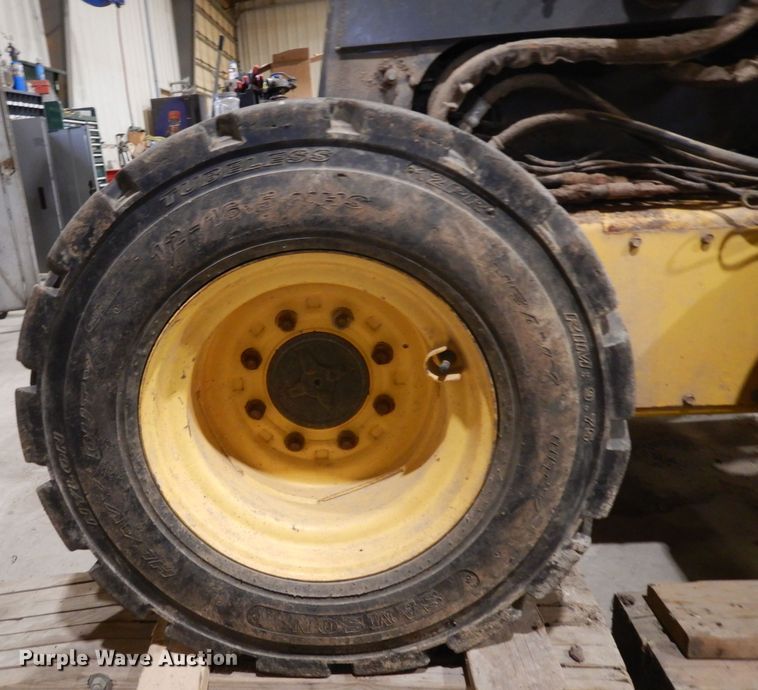 image for item HN9425 2006 New Holland L170  skid steer loader