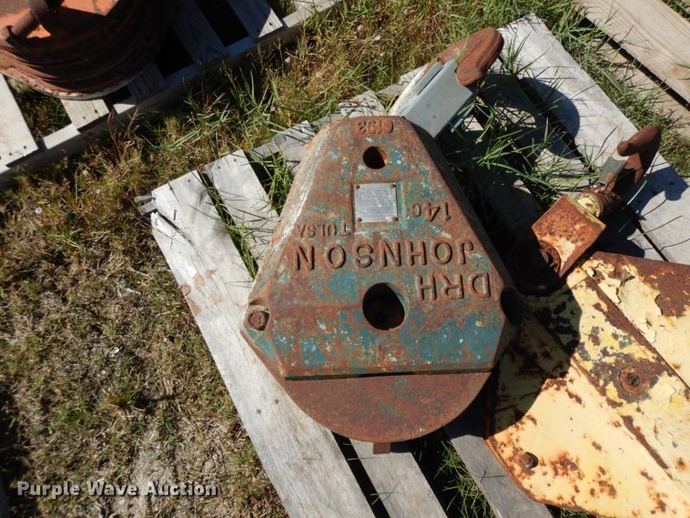 image for item HR9617 (3) crane blocks