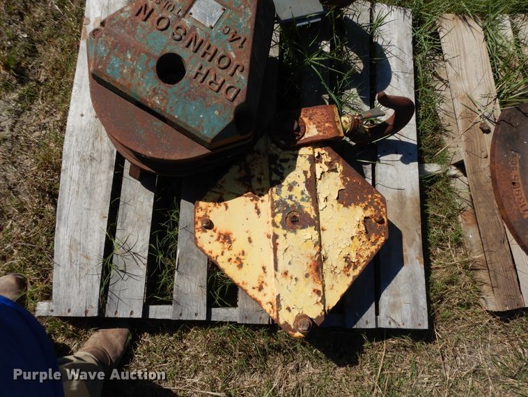 image for item HR9617 (3) crane blocks