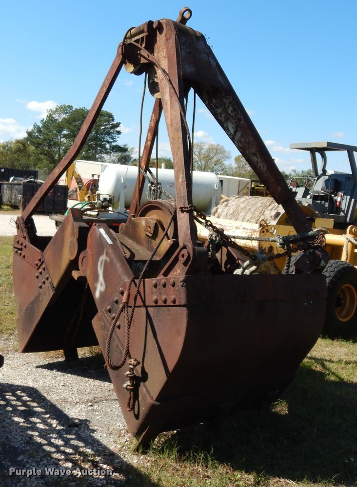 image for item HR9619 Hendrix 40MS clamshell bucket