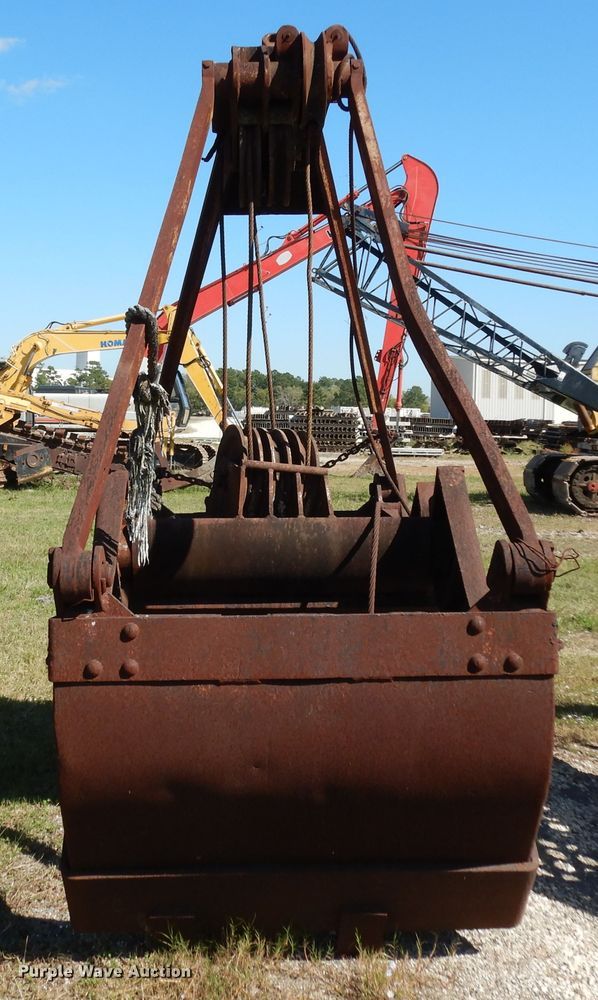 image for item HR9619 Hendrix 40MS clamshell bucket