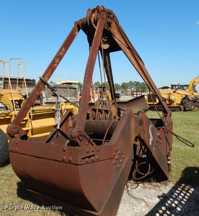 image for item HR9619 Hendrix 40MS clamshell bucket