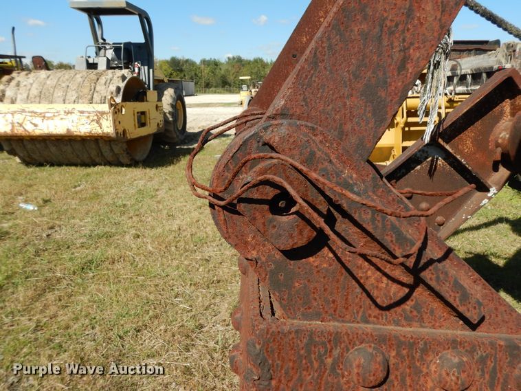 image for item HR9619 Hendrix 40MS clamshell bucket