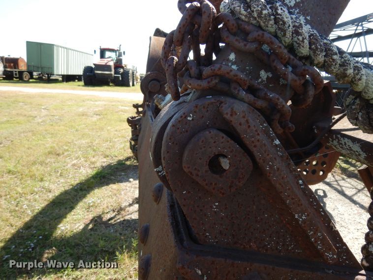 image for item HR9619 Hendrix 40MS clamshell bucket