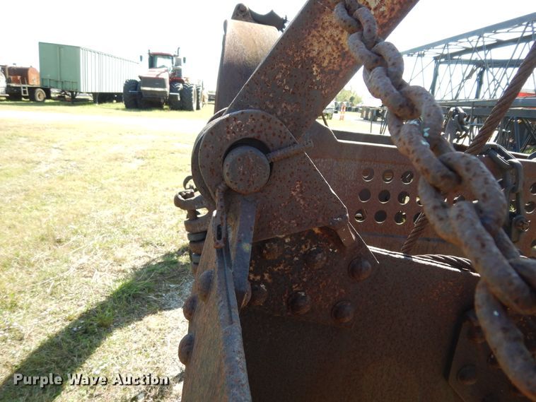 image for item HR9619 Hendrix 40MS clamshell bucket