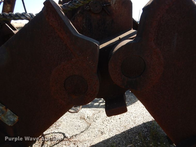 image for item HR9619 Hendrix 40MS clamshell bucket