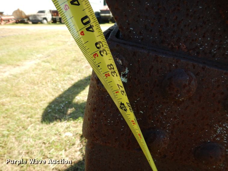 image for item HR9619 Hendrix 40MS clamshell bucket