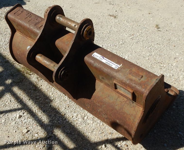 image for item HR9624 (3) excavator buckets