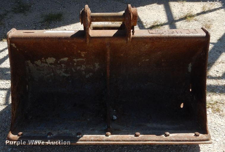 image for item HR9624 (3) excavator buckets