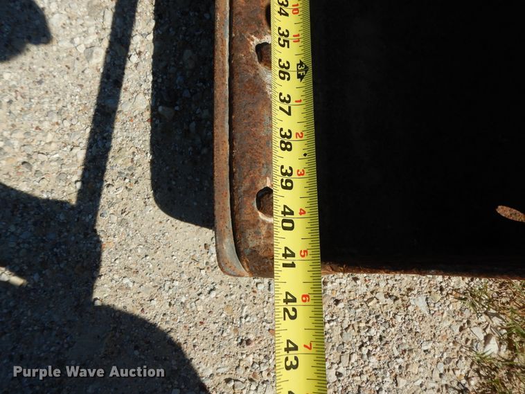 image for item HR9624 (3) excavator buckets