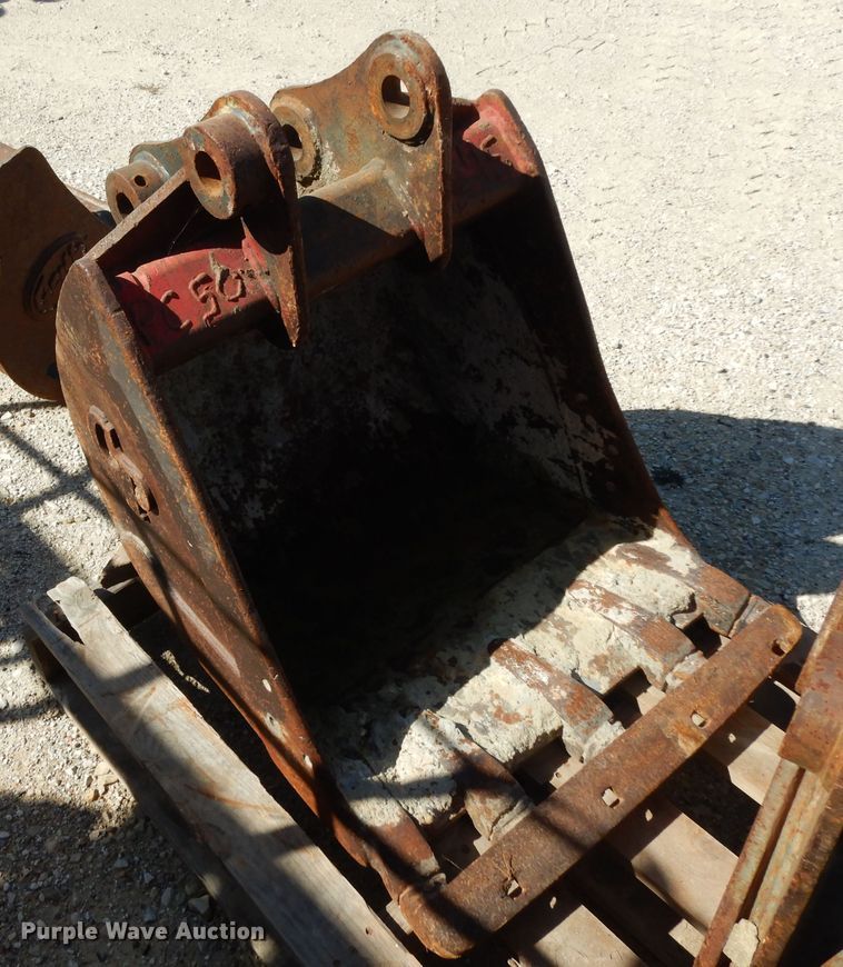 image for item HR9624 (3) excavator buckets