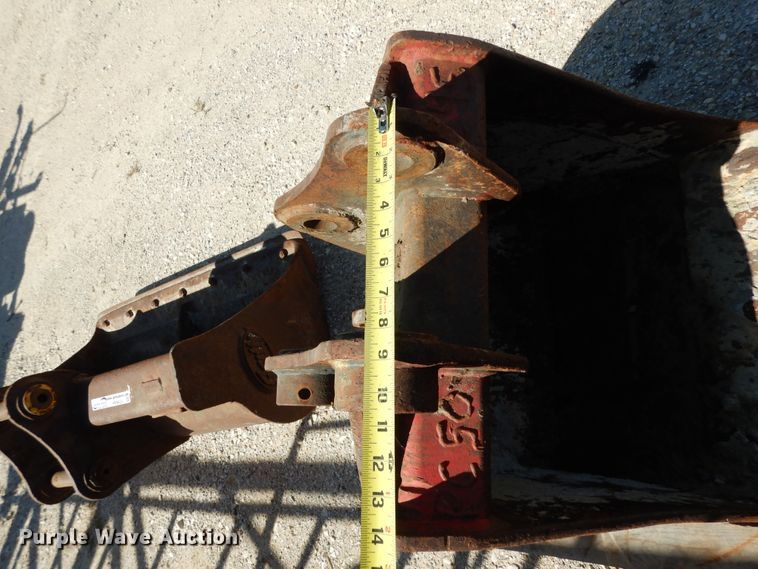 image for item HR9624 (3) excavator buckets