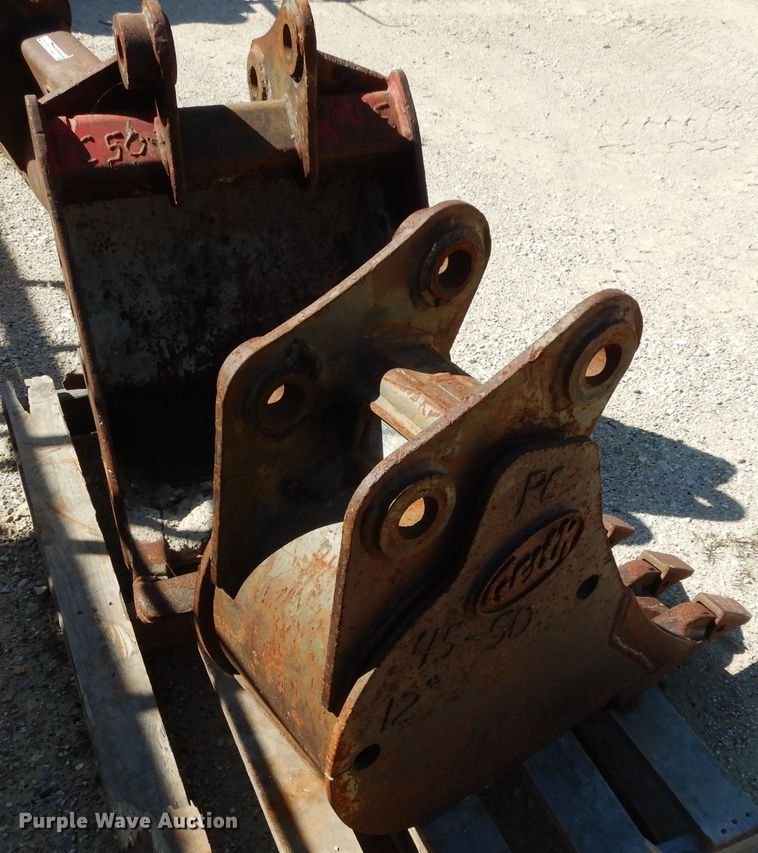image for item HR9624 (3) excavator buckets