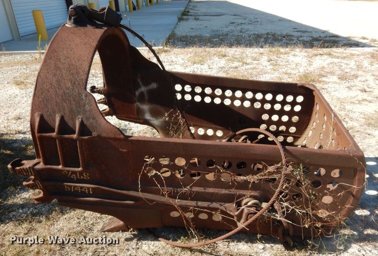 image for item HR9626 (2) crane buckets