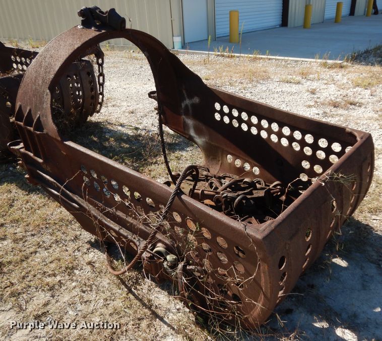 image for item HR9626 (2) crane buckets