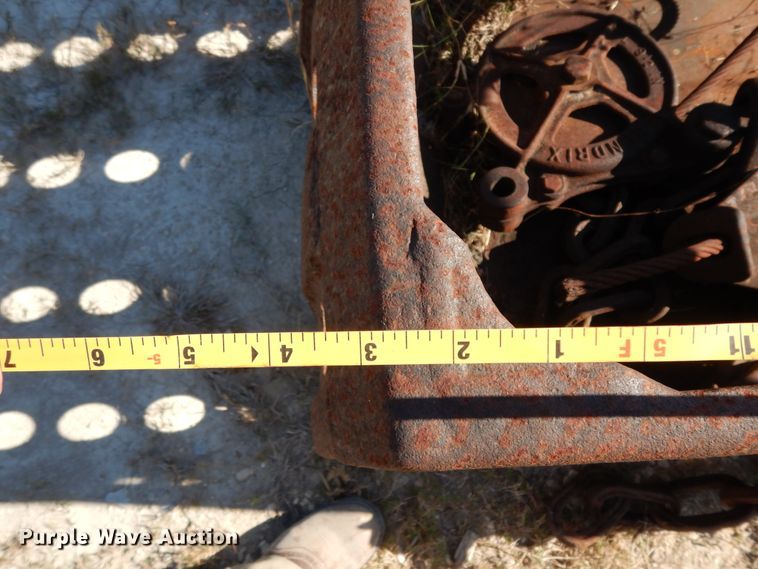 image for item HR9626 (2) crane buckets