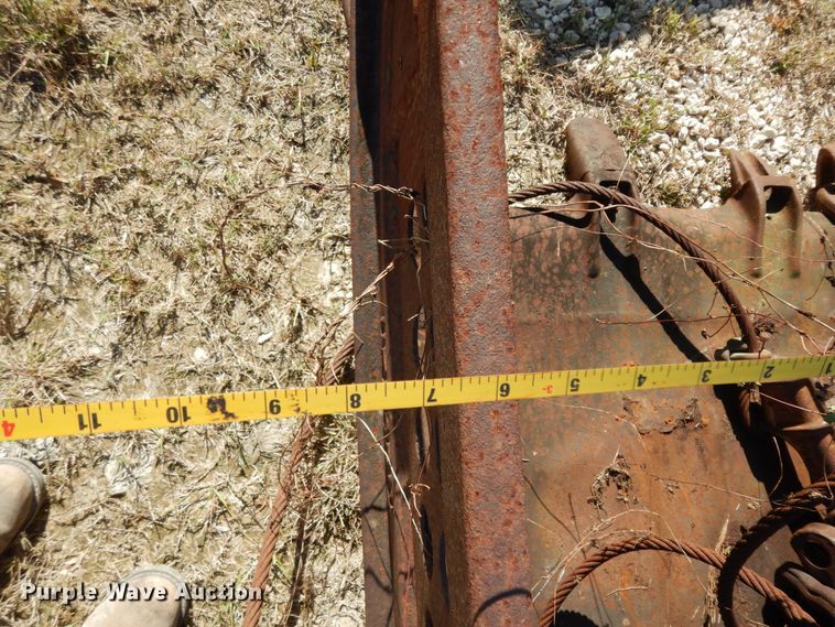 image for item HR9626 (2) crane buckets