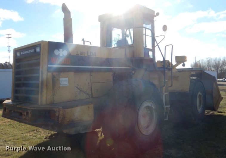 image for item HS9410 1990 Komatsu WA500-1L  wheel loader