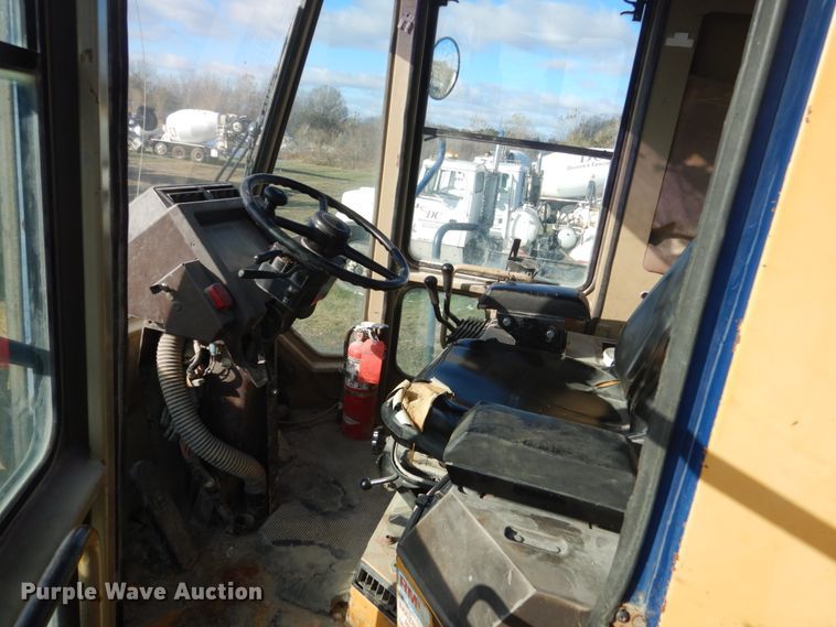 image for item HS9410 1990 Komatsu WA500-1L  wheel loader