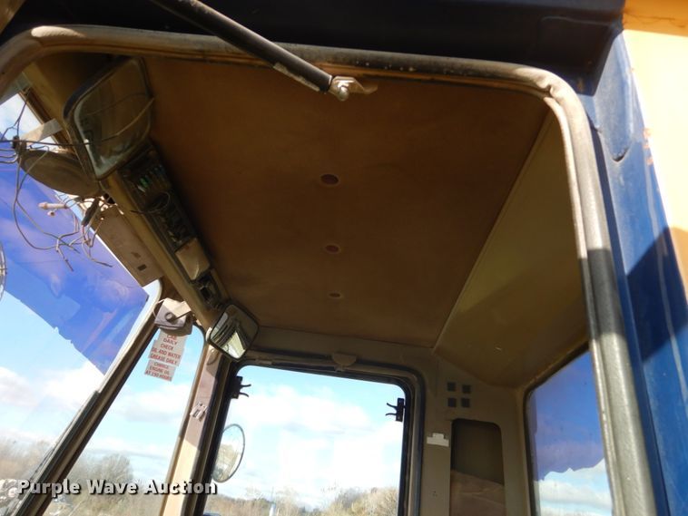 image for item HS9410 1990 Komatsu WA500-1L  wheel loader