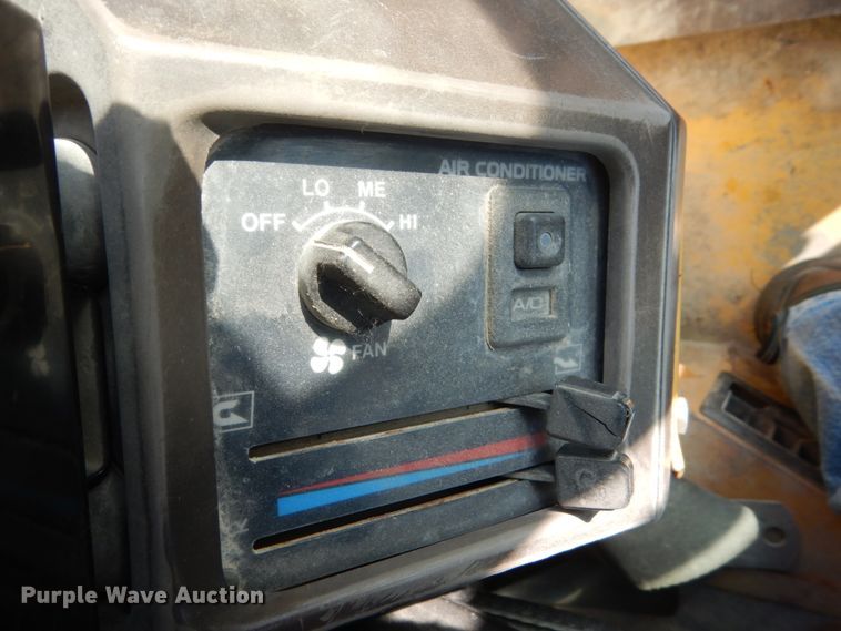 image for item HS9410 1990 Komatsu WA500-1L  wheel loader