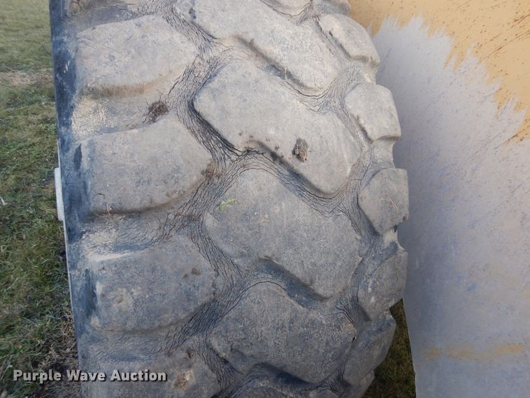 image for item HS9410 1990 Komatsu WA500-1L  wheel loader