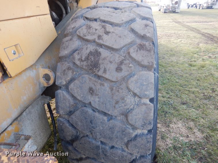 image for item HS9410 1990 Komatsu WA500-1L  wheel loader