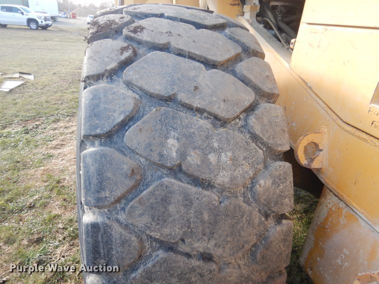 image for item HS9410 1990 Komatsu WA500-1L  wheel loader