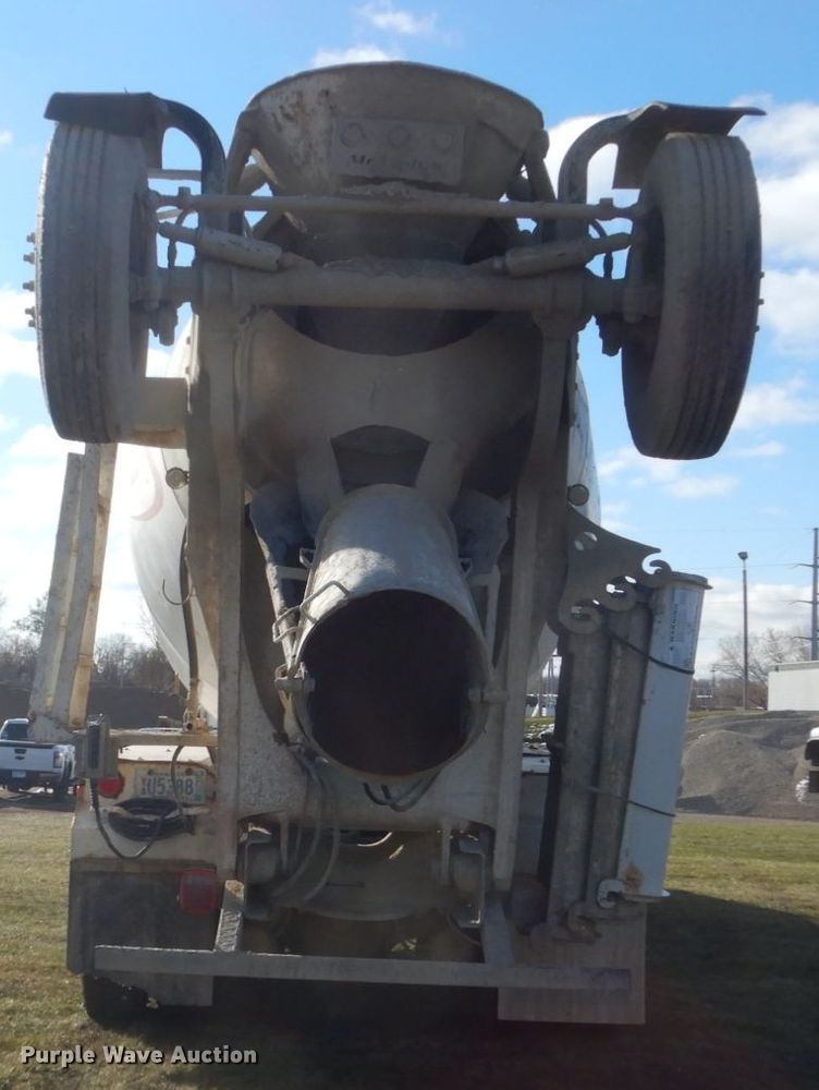 image for item HS9411 1999 International Paystar 5000  ready mix truck