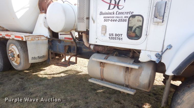 image for item HS9411 1999 International Paystar 5000  ready mix truck