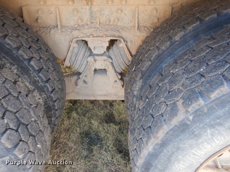 image for item HS9411 1999 International Paystar 5000  ready mix truck