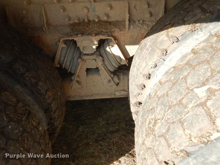 image for item HS9411 1999 International Paystar 5000  ready mix truck