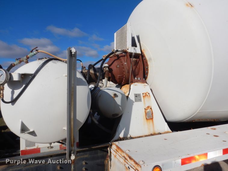 image for item HS9411 1999 International Paystar 5000  ready mix truck