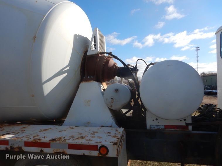 image for item HS9411 1999 International Paystar 5000  ready mix truck