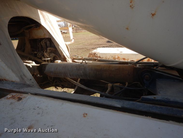 image for item HS9411 1999 International Paystar 5000  ready mix truck