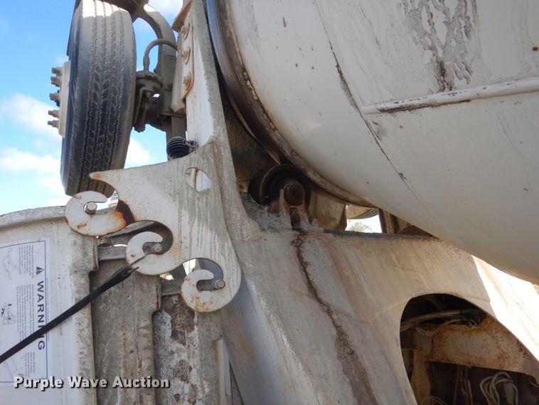 image for item HS9411 1999 International Paystar 5000  ready mix truck