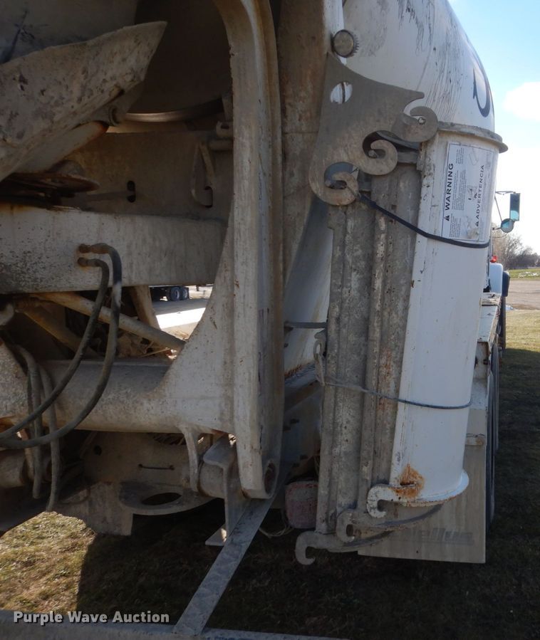 image for item HS9411 1999 International Paystar 5000  ready mix truck